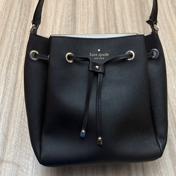 Kate Spade Cap Drive Harriet Shoulder Bag all black with adjustable strap